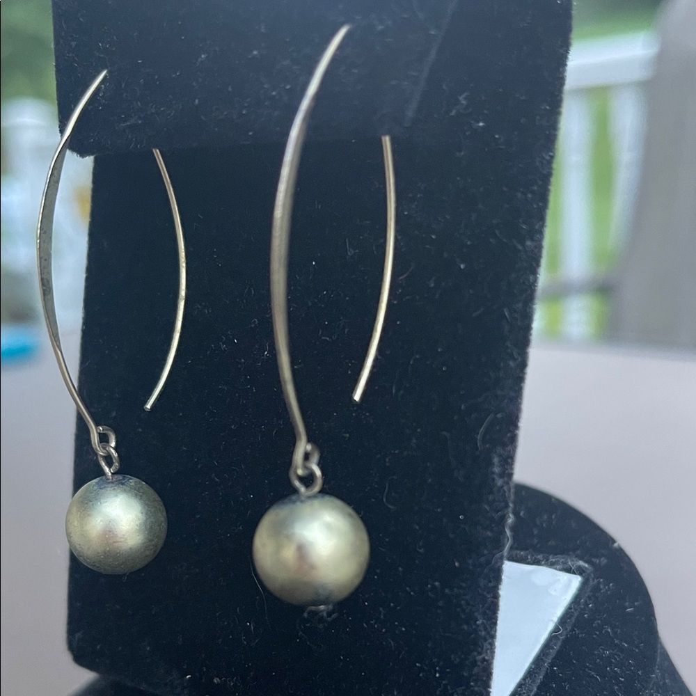 Elegant Wired Gold Drop Earrings